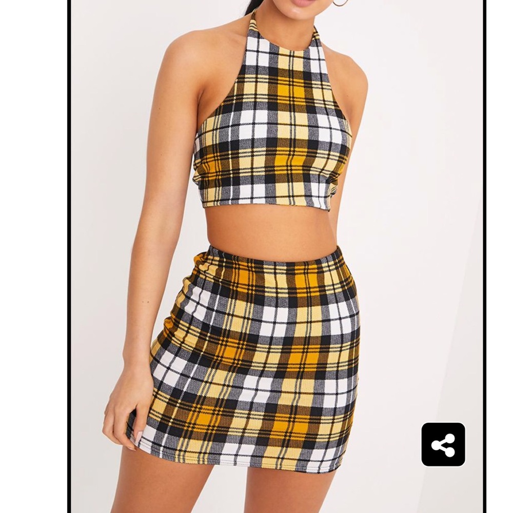 Fits like a US MEDIUM ! (PrettyLittleThing)